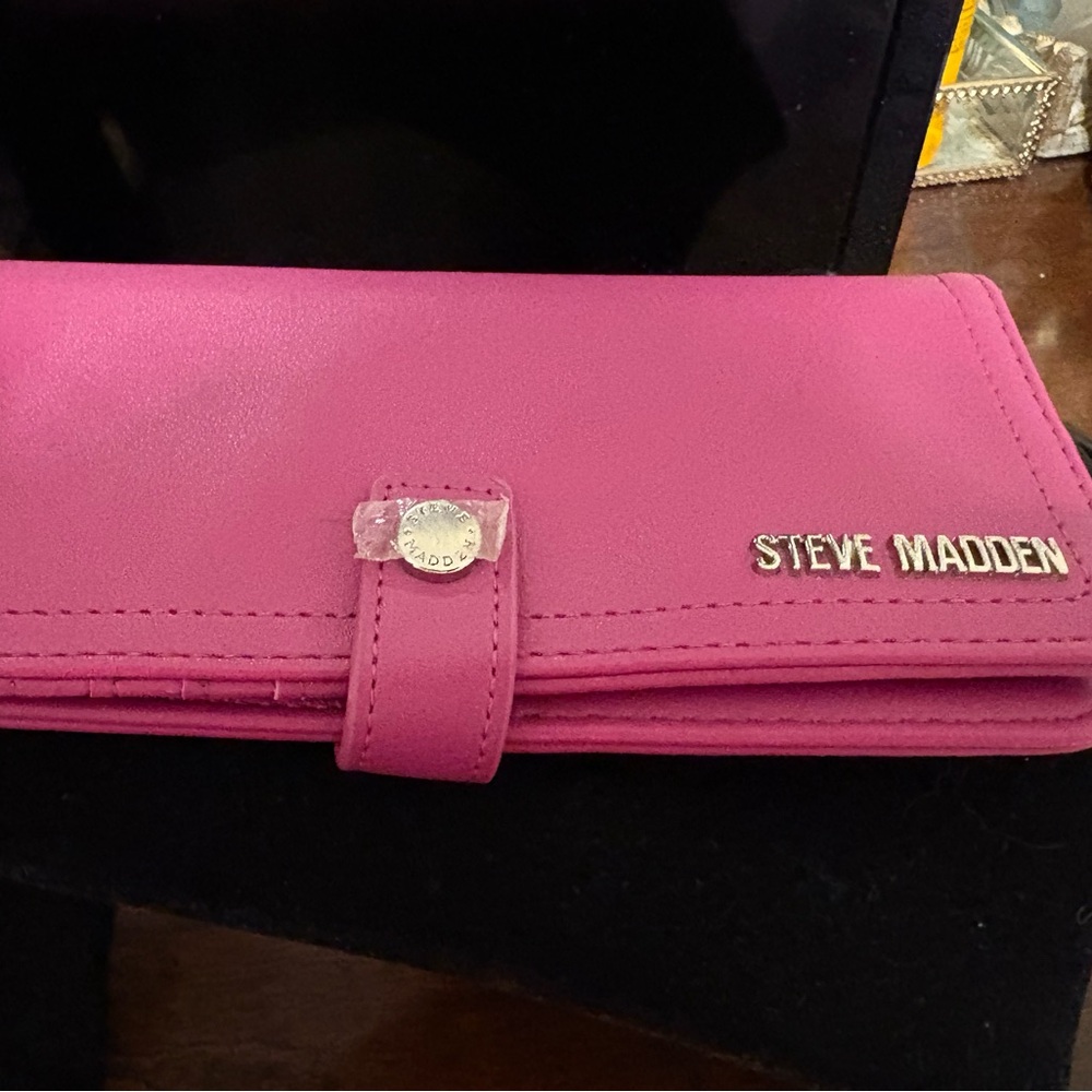 NWT Steve Madden pink Fuschia faux leather bifold wallet - Picture 2 of 9